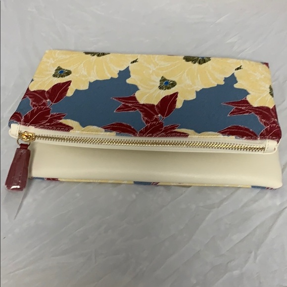 Rachel Pally Clutch. New.  Floral Print. Zipper - Picture 2 of 5